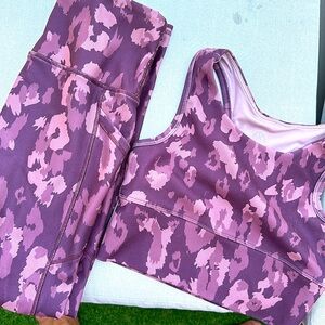 Move theory yoga set - size small - purple print 💜